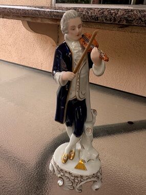 Hand-Painted Porcelain Violinist Sculpture in Navy and White